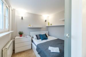 Warsaw Inside Solec III