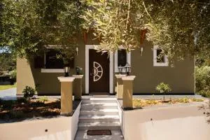 Villa Socrates - Kritiká