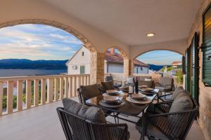 Apartment Avorio, Postira Brač