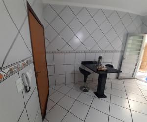 Casa linda com piscina a menos de dois minutos dos maiores Centros Turisticos de Aparecida