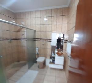 Casa linda com piscina a menos de dois minutos dos maiores Centros Turisticos de Aparecida