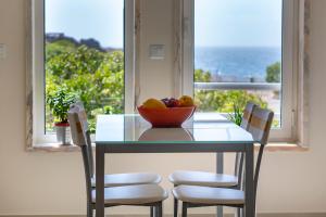 Close to the sea, to Lisbon and to your heart