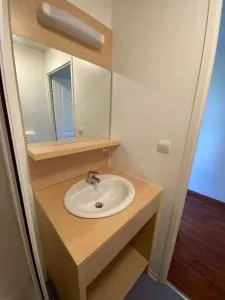 Maisonnette dans village vacances canapé convertible , chambre 1 lit et mezzanine ,draps en plus - 米格龙