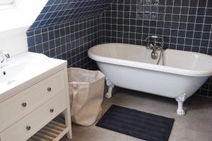 Maisons de vacances Ty Cleo - Maison Familiale proche bourg et plage : photos des chambres