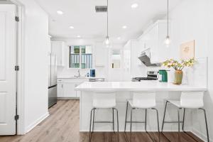 Luxurious Ontario Townhouse Ideal Family