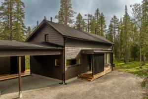 Villa Kuusi by HiYlläs