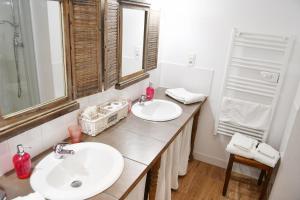 Appartements Gite avec piscine et jardin Le Cosy - Les Bergeronnettes Bergerac : photos des chambres