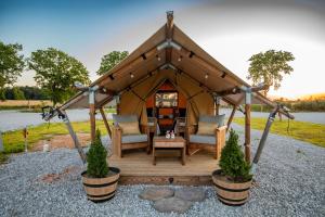 Roaring River Luxury Adventure Tent #15