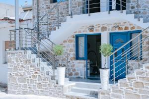 Evaggelias Stone Suites