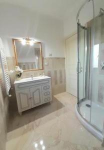Camera Matrimoniale con Letto Supplementare