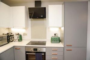 Stylish 2BR Kelham Island Apartment - Self Check-In - Fast WiFi - Smart TV