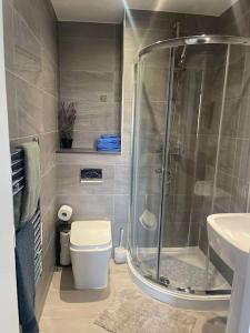 Stylish 2BR Kelham Island Apartment - Self Check-In - Fast WiFi - Smart TV