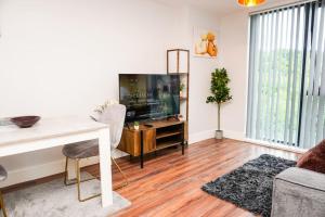 Stylish 2BR Kelham Island Apartment - Self Check-In - Fast WiFi - Smart TV