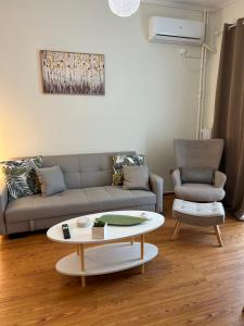 Acropolis Sidewalk view