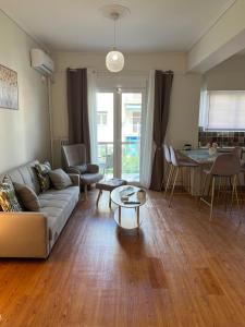 Acropolis Sidewalk view