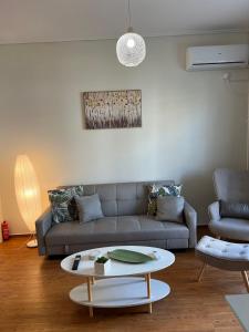 Acropolis Sidewalk view