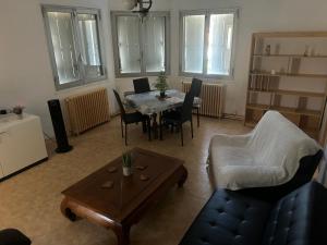 Maisons d'hotes Chambre privee dans Maison d'hotes 10 minutes a pied de la gare et du centre : photos des chambres