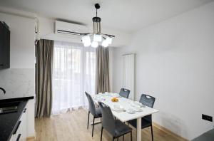 Infinity White Sparrow