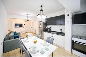 Infinity White Sparrow