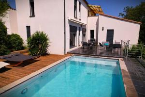 Villas Villa contemporaine, jardin mediterraneen et piscine privee : photos des chambres