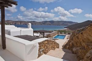 2 Bedroom Villa with Common Pool and Sea View