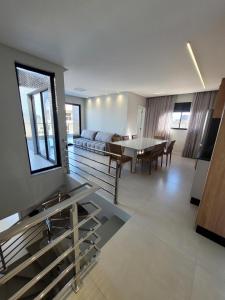 Cobertura duplex alto padrão 200m da praia