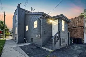 Executive Suite - Prime Location - Sleeps 6 - Royal Oak