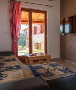 Planinske kuće Anika Tara minimum 2 noćenja