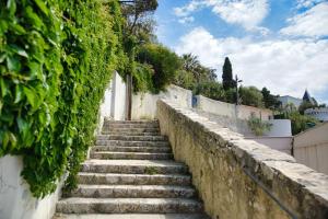 Coquet appartement en bord de mer et corniche