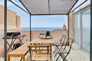 Coquet appartement en bord de mer et corniche