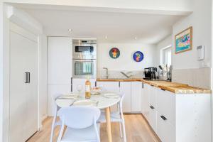 Coquet appartement en bord de mer et corniche