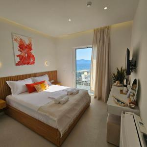 Ares Beachfront Luxury Rooms
