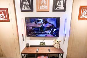 Starwars Vibe 2BR Apt in Makati with Electronic Dart