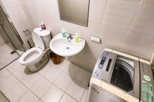 Homey 2br Apt 3 in Makati