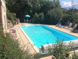 Studio indépendant dans villa avec piscine à  Gap