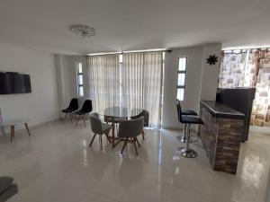 Apartaestudios piedra pintada