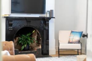 The White House Molong