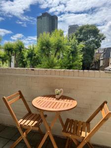 Lovely Entire Flat with Private Balcony in Euston-Central London