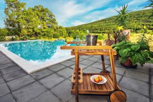 Villa Stone Garden - Private Heated Pool & Outdoor Cinema