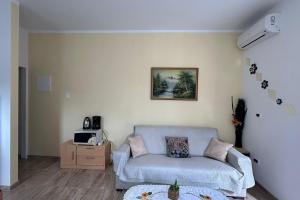Family friendly apartments with a swimming pool Pula - 22040