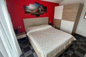 Family friendly apartments with a swimming pool Pula - 22040