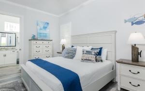 Manatee Suite 1 Funky Fish House at Cape Harbour