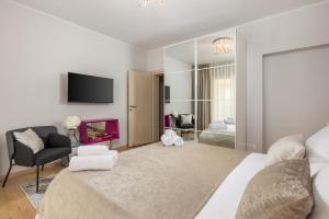 Apartments with a parking space Opatija - 23458