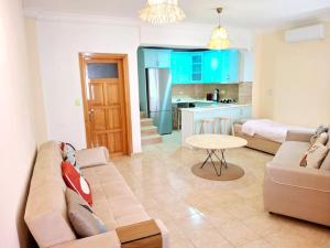 Detached Greek house in the hearth of Cesme Bazaar