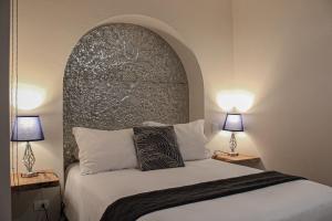 San Cayetano 4 with AC just a block away from the main square