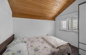 Stunning Apartment In Sibenik With Wifi