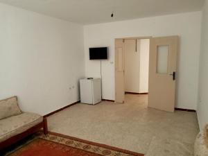 Appartement f2 Algérie skikda bouzaroura proche de la mère