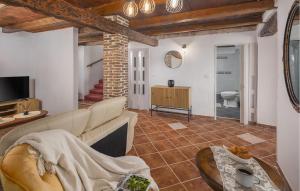 2 Bedroom Awesome Home In Vizinada 