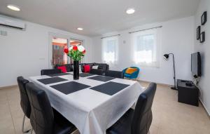Awesome Home In Sveti Lovrec Labinski 