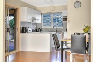 Brick Tides Experience the Serene Glenelg North